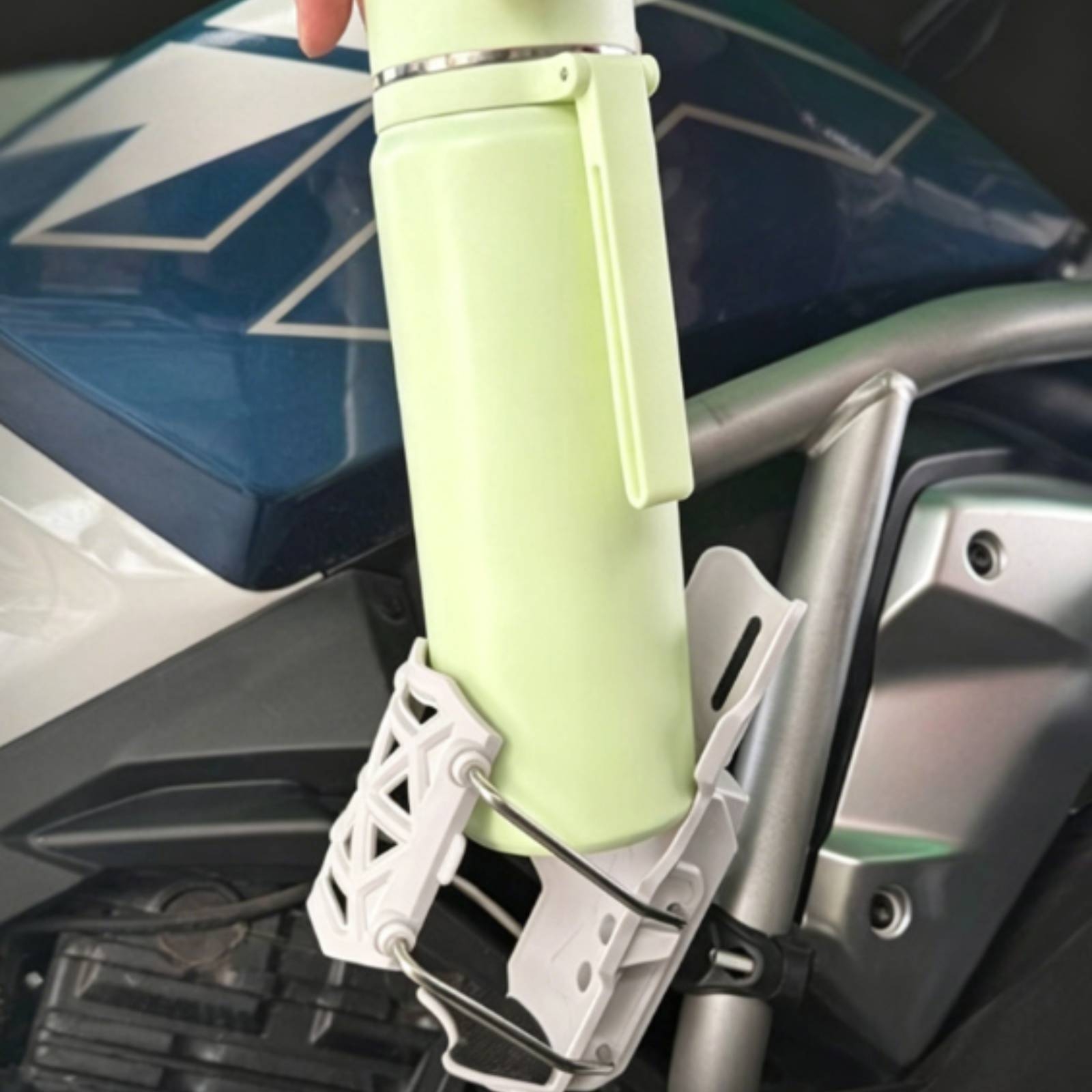 حامل أكواب للدراجات النارية قا - مراجعة Travel Accessories Holder وسعره