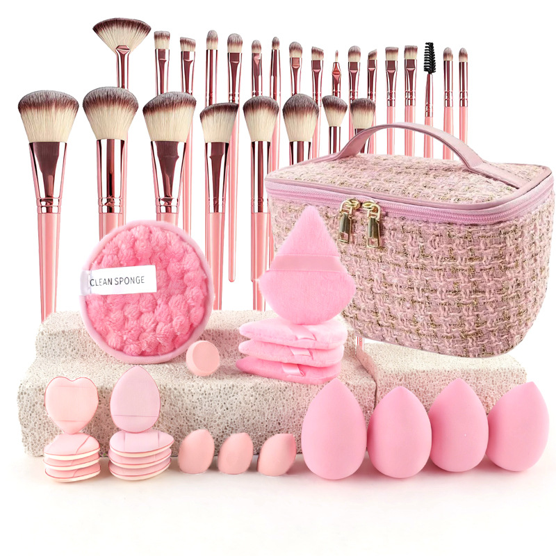 مجموعة فرش مكياج أنيقة بتصميم  - مراجعة Travel Accessories Kit Bag وسعره