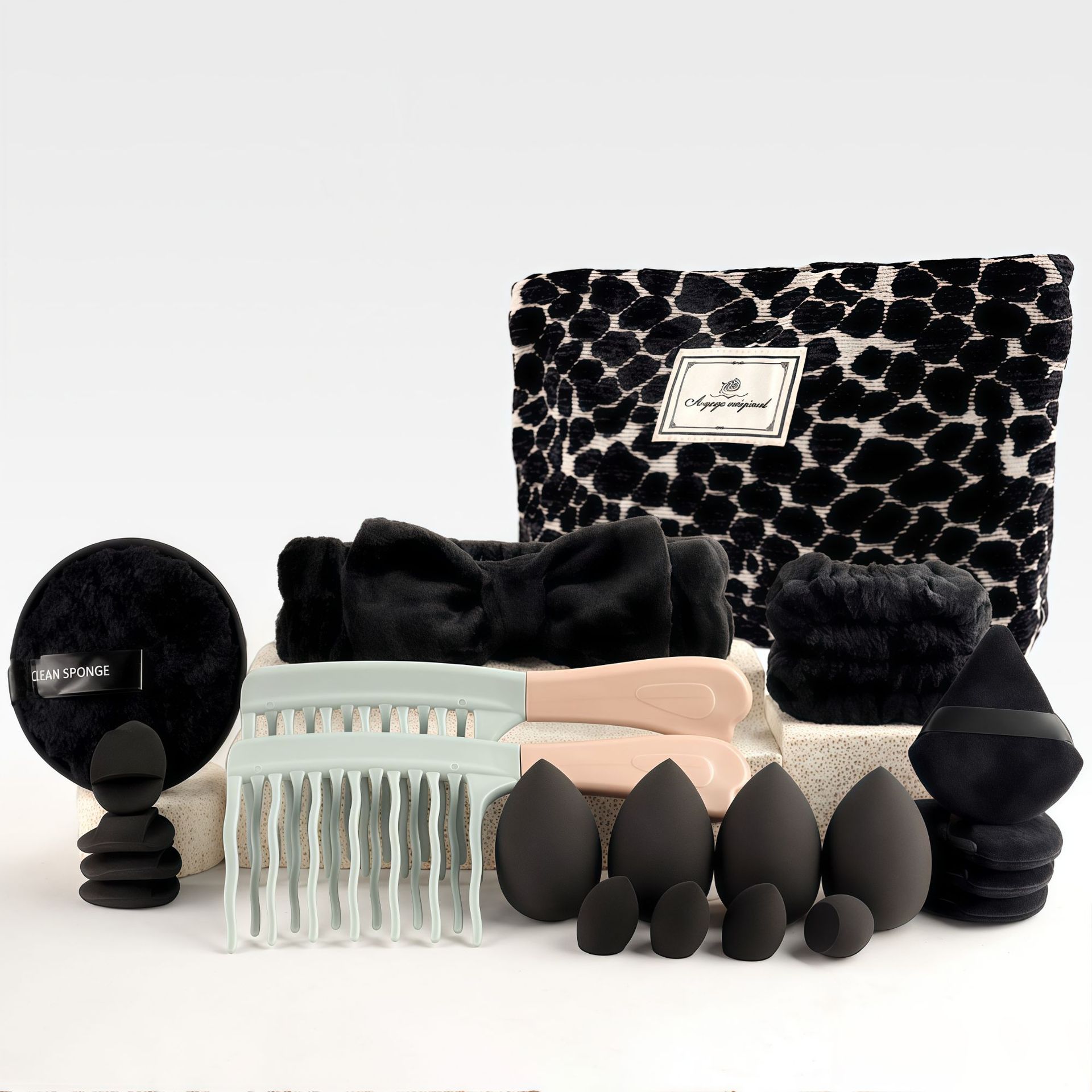 مجموعة فرش مكياج أنيقة بتصميم  - مراجعة Travel Accessories Kit Bag وسعره